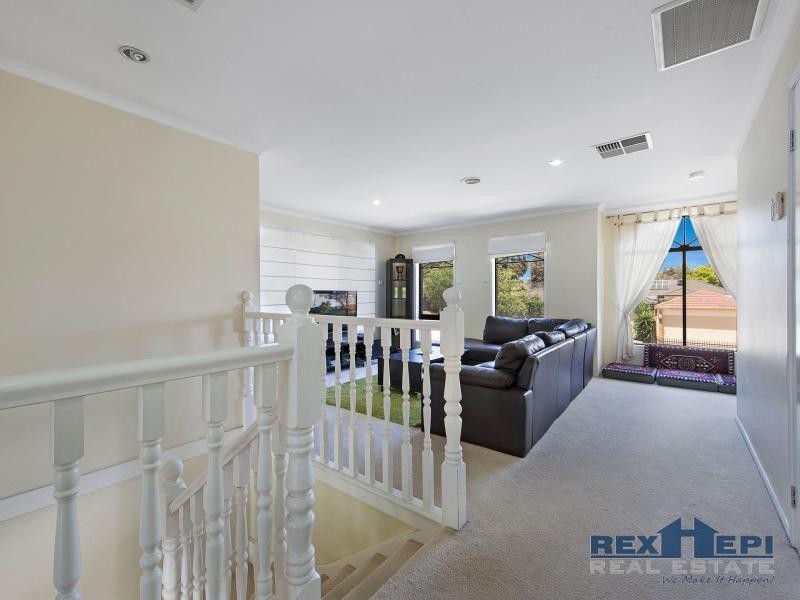 28 Silver Creek Drive, Lynbrook VIC 3975