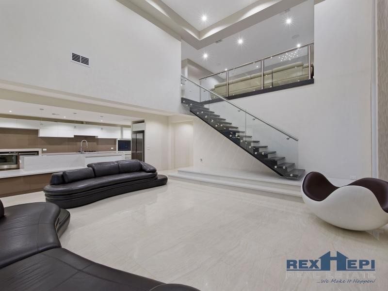 36 Kirrabilli Parade, Berwick VIC 3806