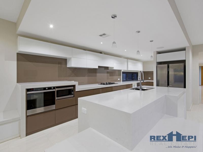 36 Kirrabilli Parade, Berwick VIC 3806