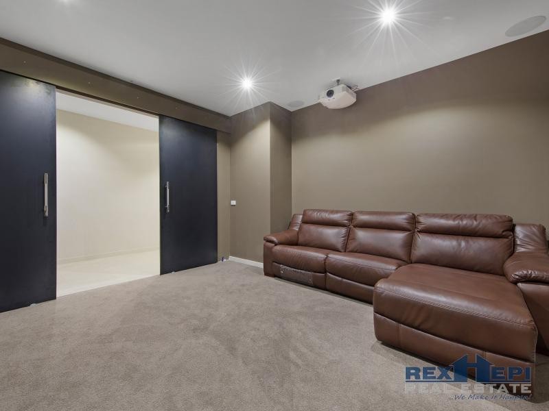 36 Kirrabilli Parade, Berwick VIC 3806