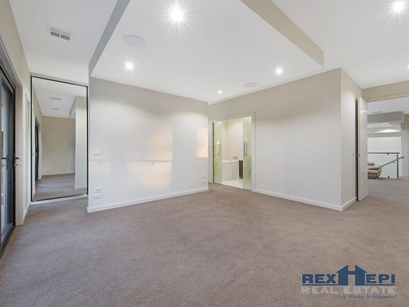 36 Kirrabilli Parade, Berwick VIC 3806