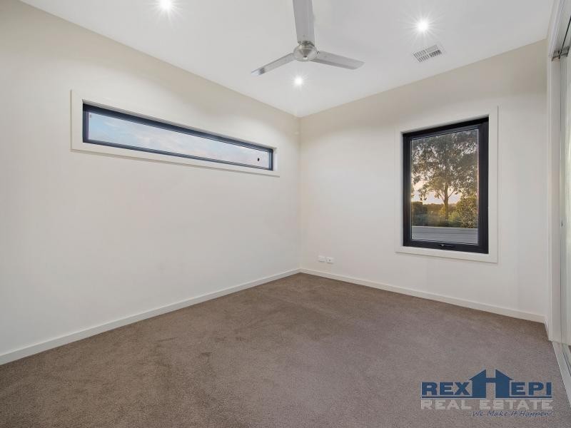 36 Kirrabilli Parade, Berwick VIC 3806