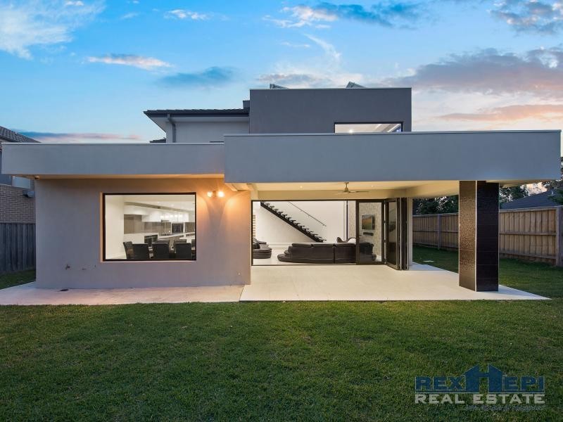 36 Kirrabilli Parade, Berwick VIC 3806