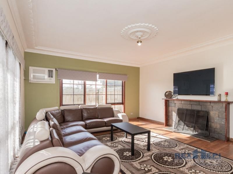 77 Doveton Avenue, Eumemmerring VIC 3177