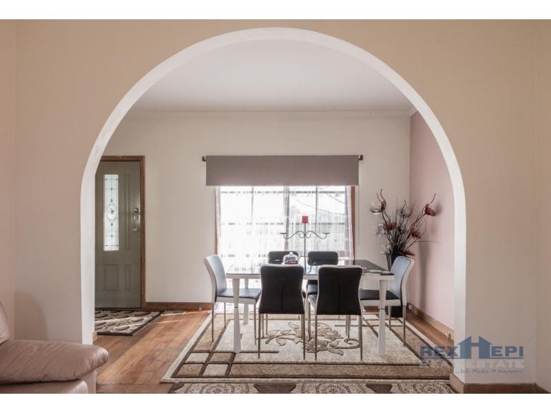 77 Doveton Avenue, Eumemmerring VIC 3177