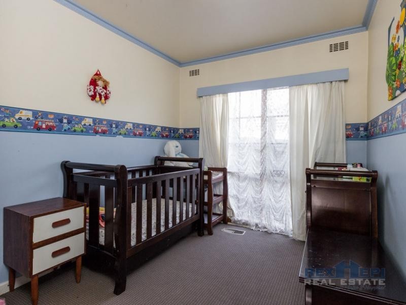 77 Doveton Avenue, Eumemmerring VIC 3177