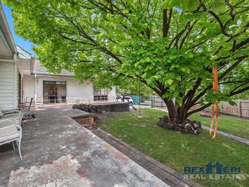 77 Doveton Avenue, Eumemmerring VIC 3177