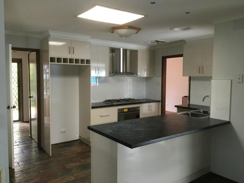 41 Rossiter Avenue, Endeavour Hills VIC 3802