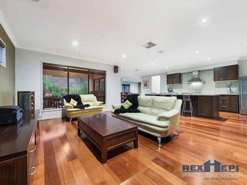 12 Leisurewood Drive, Berwick VIC 3806