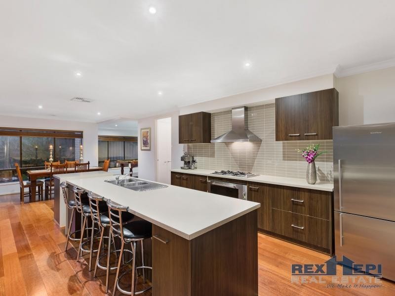 12 Leisurewood Drive, Berwick VIC 3806