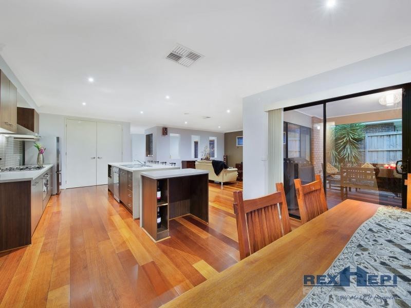 12 Leisurewood Drive, Berwick VIC 3806