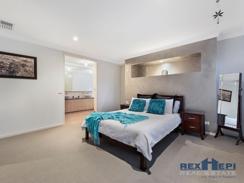 12 Leisurewood Drive, Berwick VIC 3806