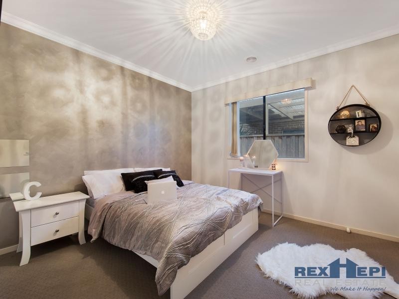 12 Leisurewood Drive, Berwick VIC 3806