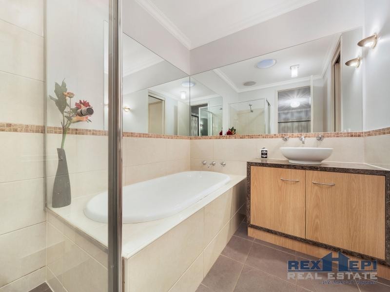 12 Leisurewood Drive, Berwick VIC 3806