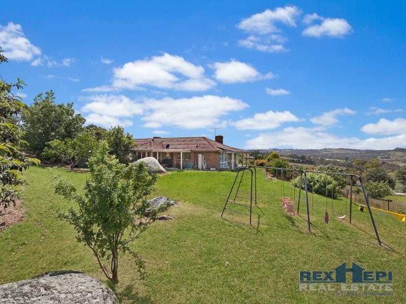 555 Belgrave Hallam Road, Lysterfield VIC 3156