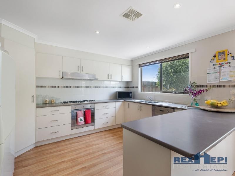 51 Tomasetti Crescent, Narre Warren VIC 3805