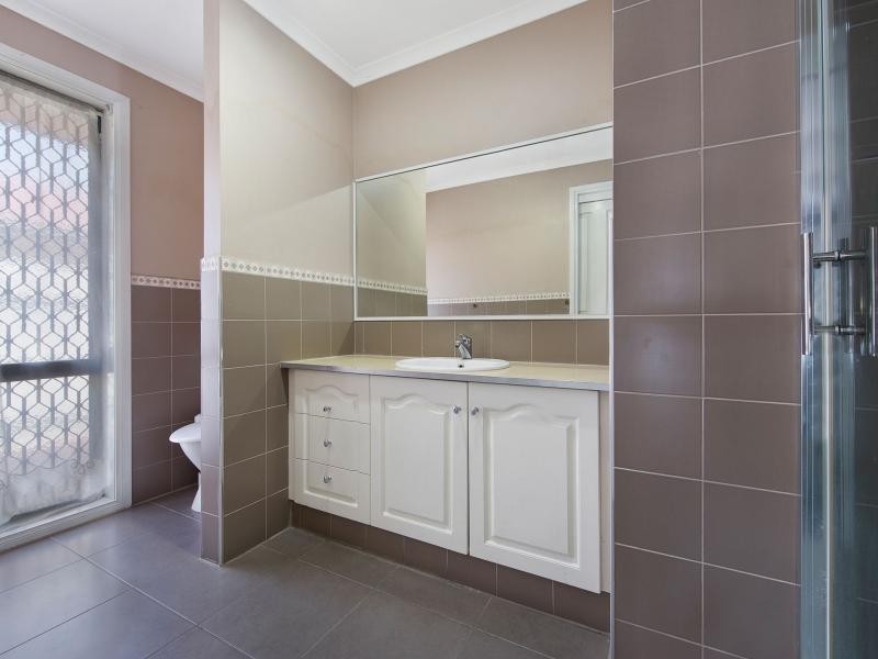 9 Karoonda Way, Hampton Park VIC 3976