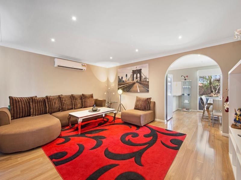 8 Simon Court, Hampton Park VIC 3976