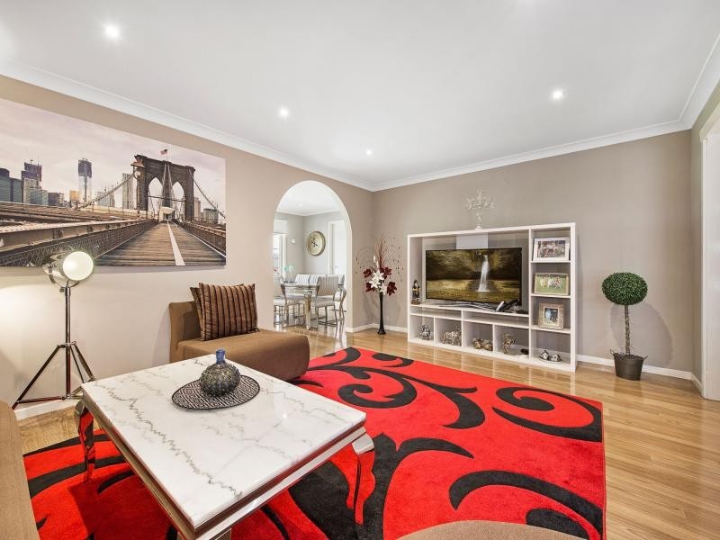 8 Simon Court, Hampton Park VIC 3976