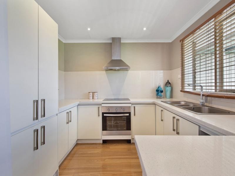 8 Simon Court, Hampton Park VIC 3976
