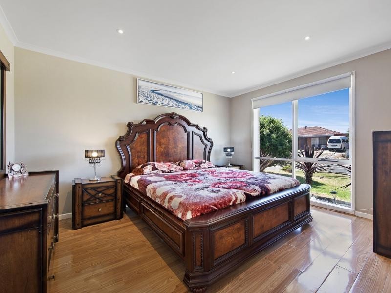 8 Simon Court, Hampton Park VIC 3976