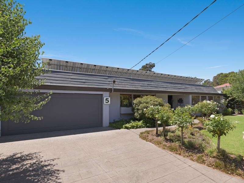 5 Fountain Drive, Narre Warren VIC 3805