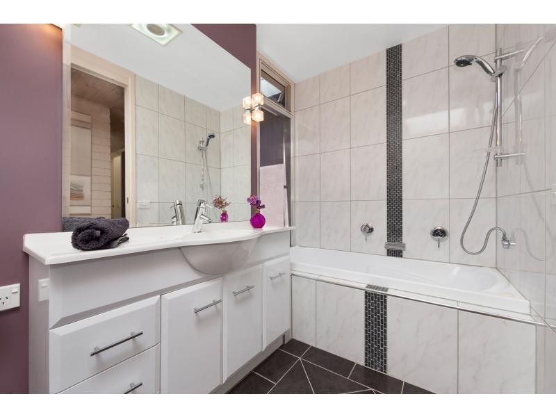 5 Fountain Drive, Narre Warren VIC 3805