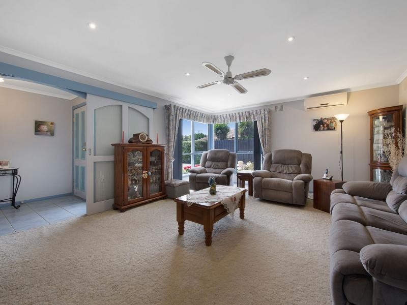 9 Strawbent Rise, Narre Warren VIC 3805