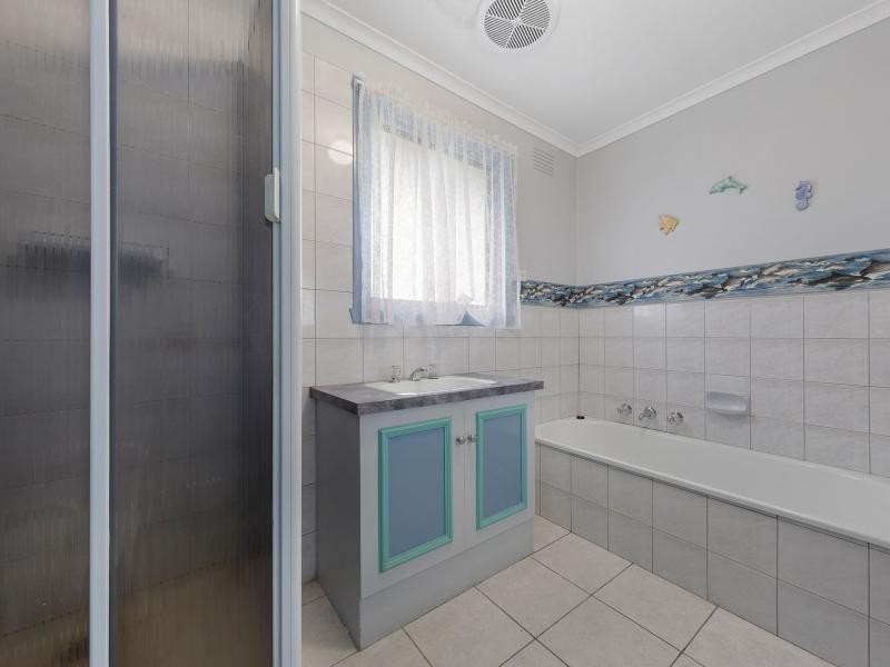 9 Strawbent Rise, Narre Warren VIC 3805