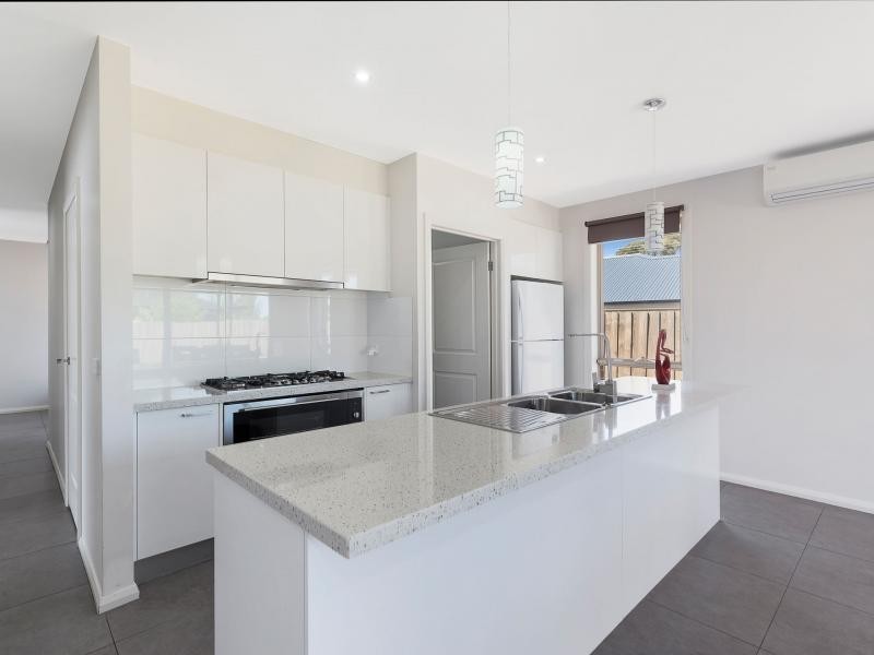6 Aylesbury Court, Hampton Park VIC 3976