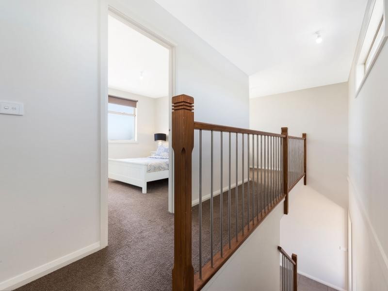 6 Aylesbury Court, Hampton Park VIC 3976