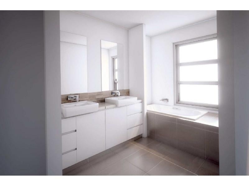 Unit 1-5/157 High Street, Berwick VIC 3806
