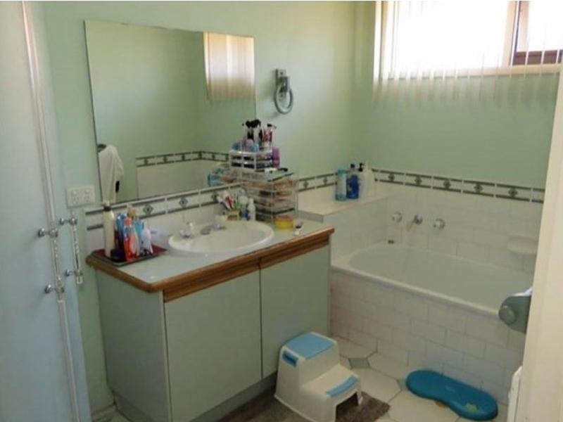 5 Andover Court, Hampton Park VIC 3976