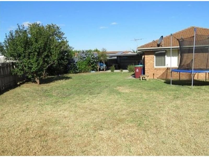 5 Andover Court, Hampton Park VIC 3976