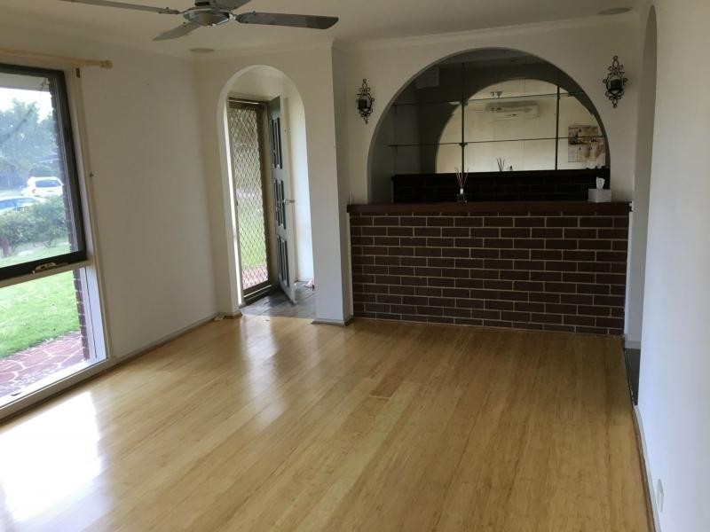 38 Gipps Crescent, Cranbourne North VIC 3977