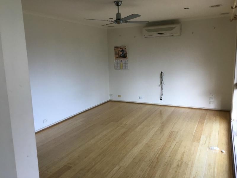 38 Gipps Crescent, Cranbourne North VIC 3977