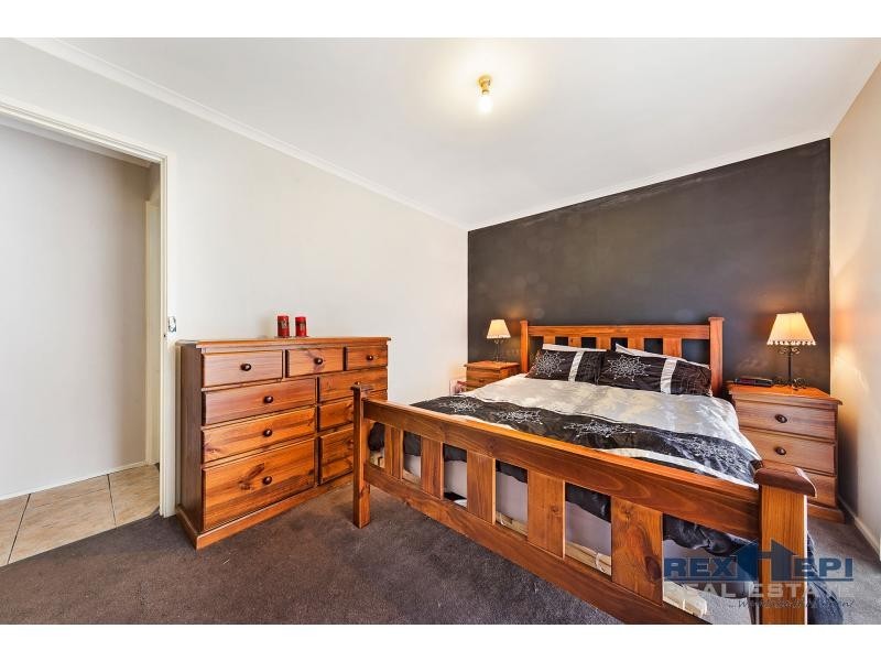 84 Oaktree Drive, Hampton Park VIC 3976