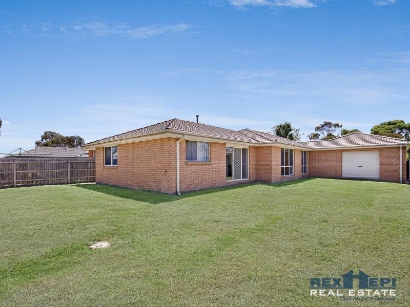23 Karoonda Way, Hampton Park VIC 3976