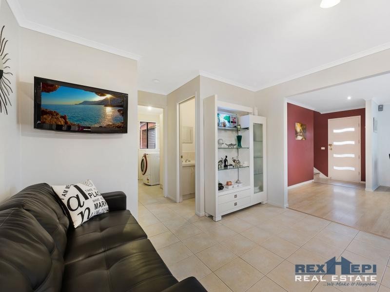 28 Karoonda Way, Hampton Park VIC 3976