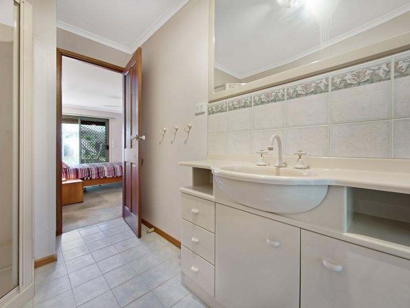 28 Gunns Road, Hallam VIC 3803