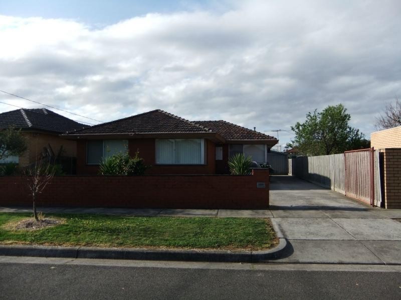 17 Sunset Grove, Dandenong VIC 3175