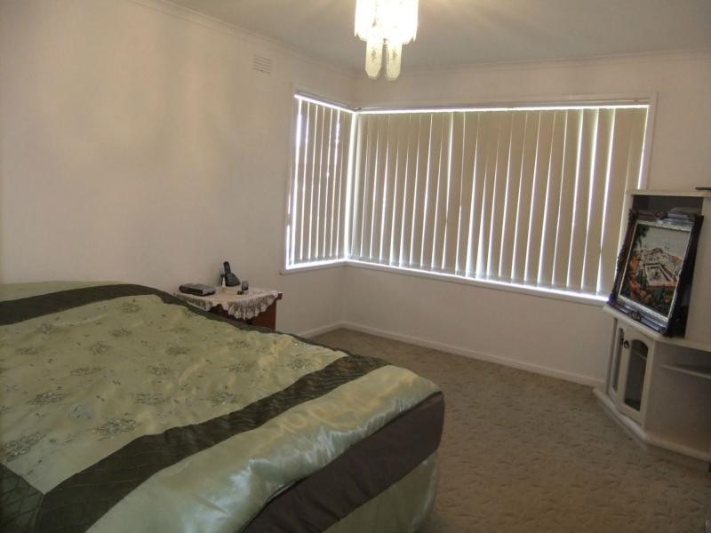 17 Sunset Grove, Dandenong VIC 3175