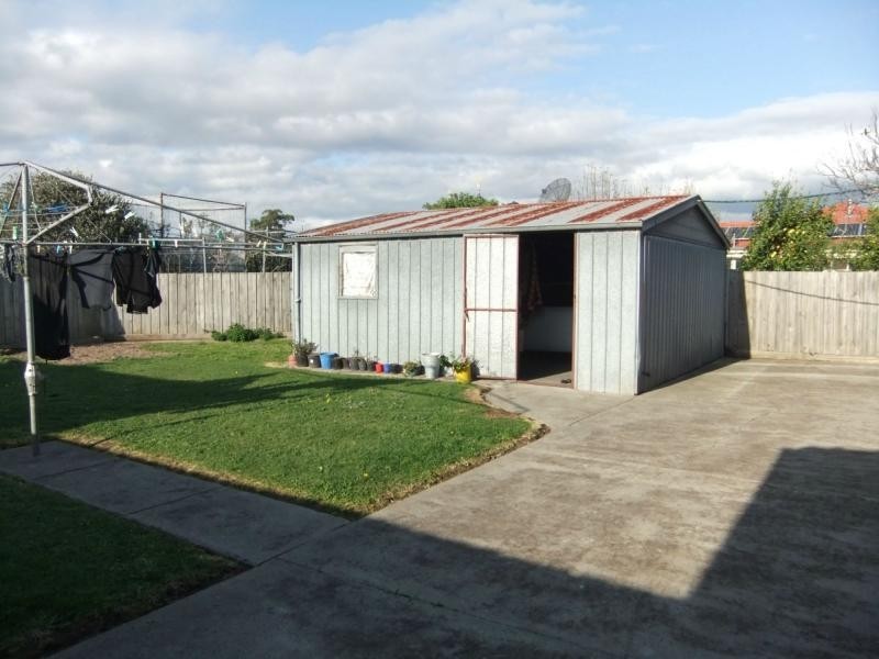 17 Sunset Grove, Dandenong VIC 3175