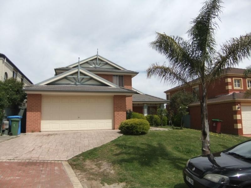 15 Canterbury Close, Narre Warren VIC 3805