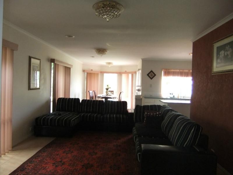 15 Canterbury Close, Narre Warren VIC 3805