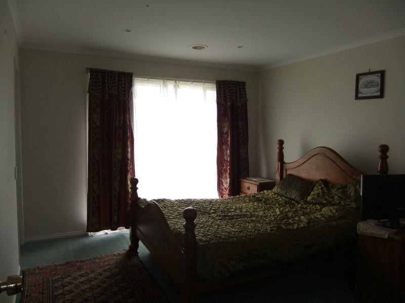 15 Canterbury Close, Narre Warren VIC 3805