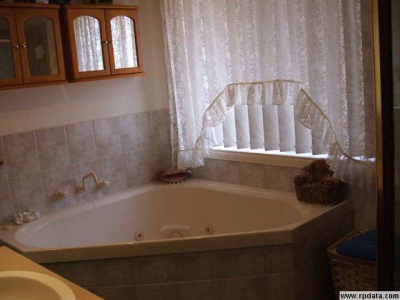 20 Arrino Crescent, Hallam VIC 3803