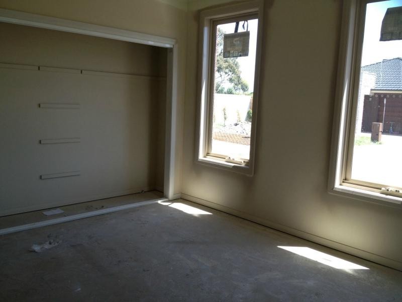 1/22 Aylesbury Court, Hampton Park VIC 3976