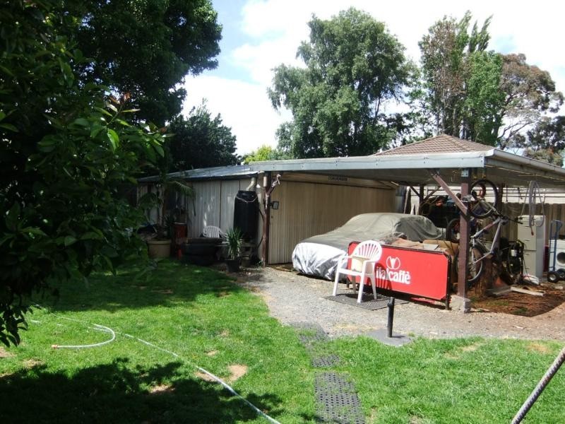 10 Fairbairn Road, Cranbourne VIC 3977