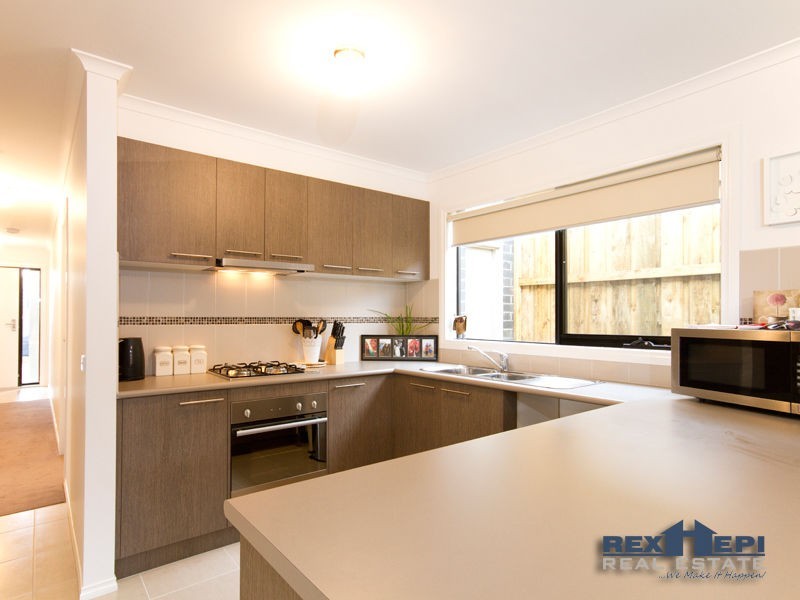 23/107 Army Road, Pakenham VIC 3810